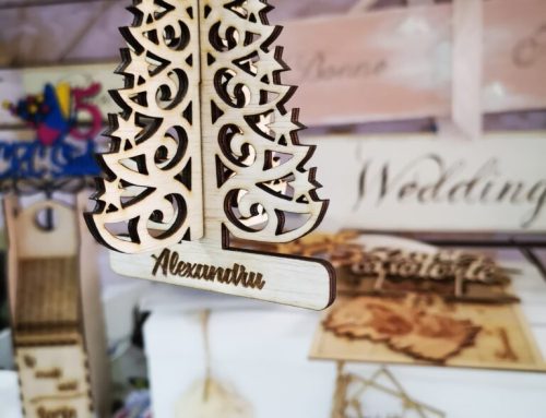 Globuri de Crăciun personalizate: idei de cadouri și decor pentru brad