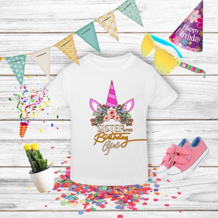 Tricou aniversar fete cu unicorn colorat vesel.