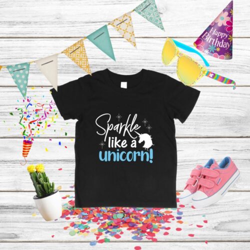 Tricou de aniversare cu mesaj unicorn colorat