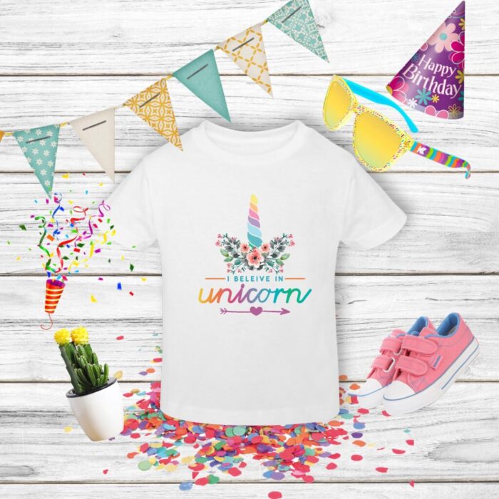 Tricou aniversar unicorn colorat pentru copii